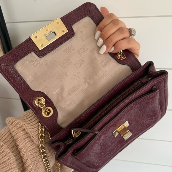Michael Kors Pebbled leather Burgundy Chain Strap flap Bag - Picture 5 of 7